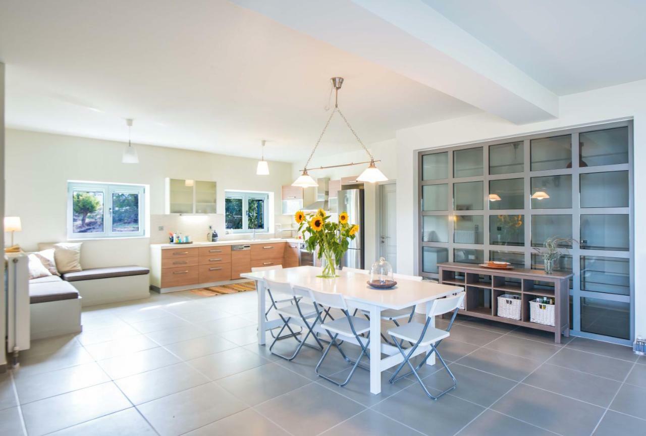 Villa Serenis Porovitsa Ngoại thất bức ảnh